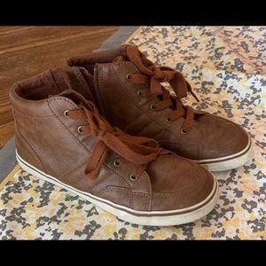 Cat & Jack size 3 shoes - like new!